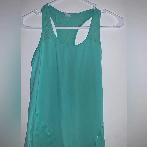 Gap fit XS racerback tank - Picture 1 of 4